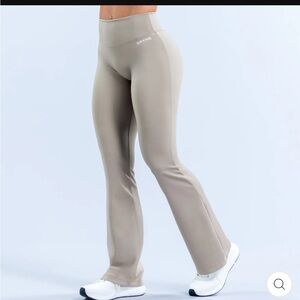 DFYNE Hannah Pearson flares